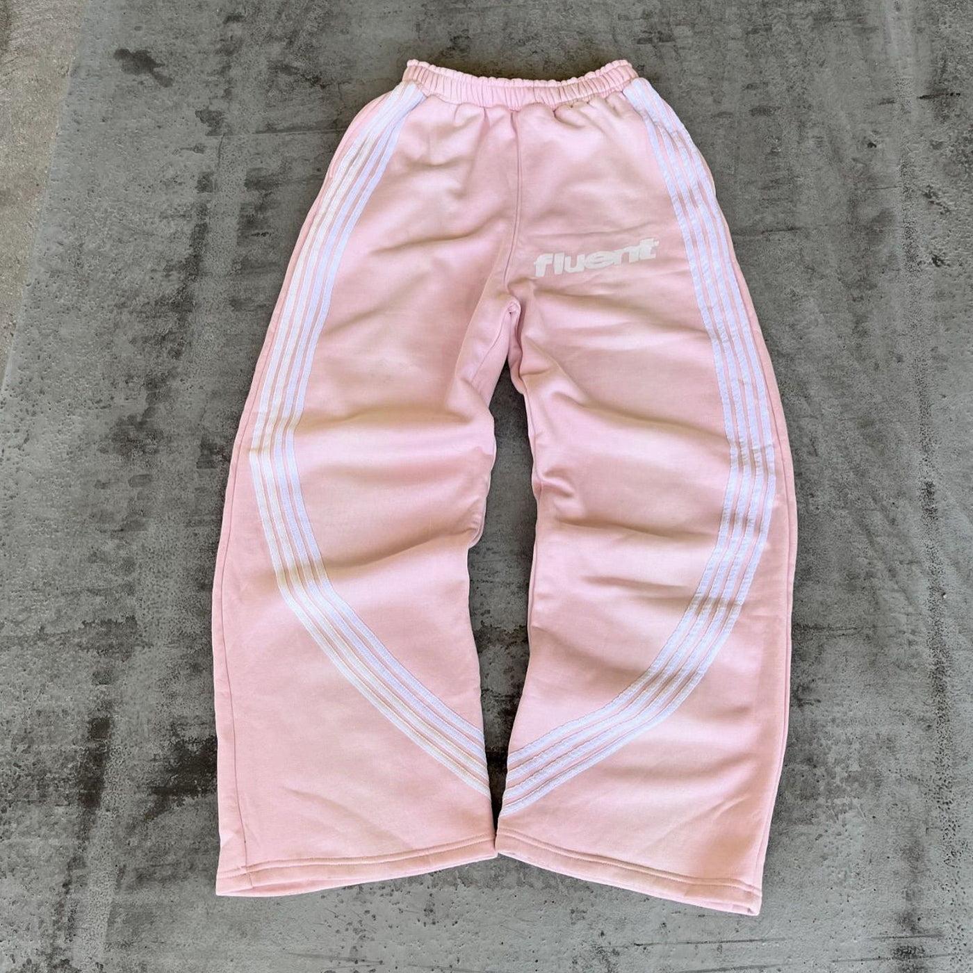 AVSLAPPNADE RETRO TVÄTTADE JOGGERS